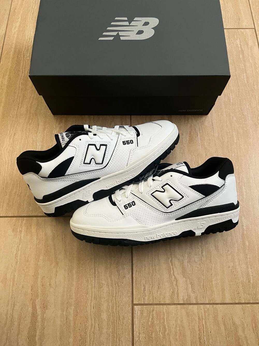New Balance 550 White Black Oreo BB550HA1 Mens Size 9